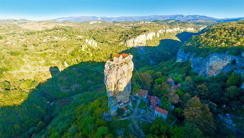 Photo by Denis Gavrilin